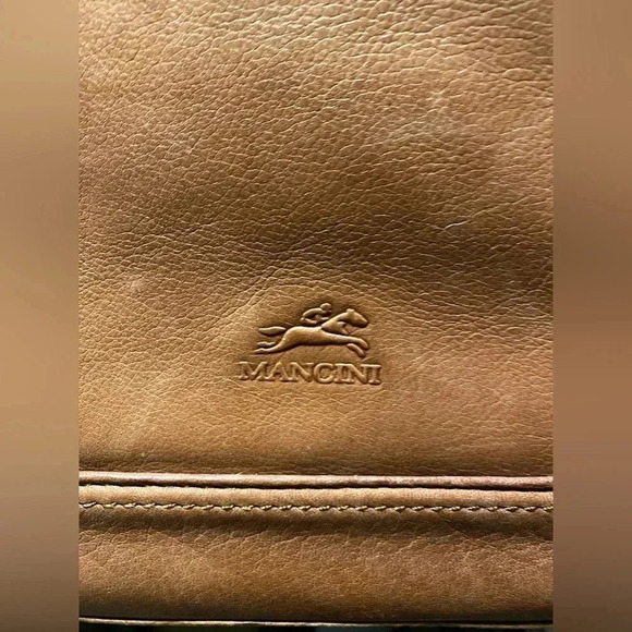 Mancini | BROWN LEATHER UNISEX CROSSBODY TABLET BAG • Adjustable strap - Picture 2 of 4